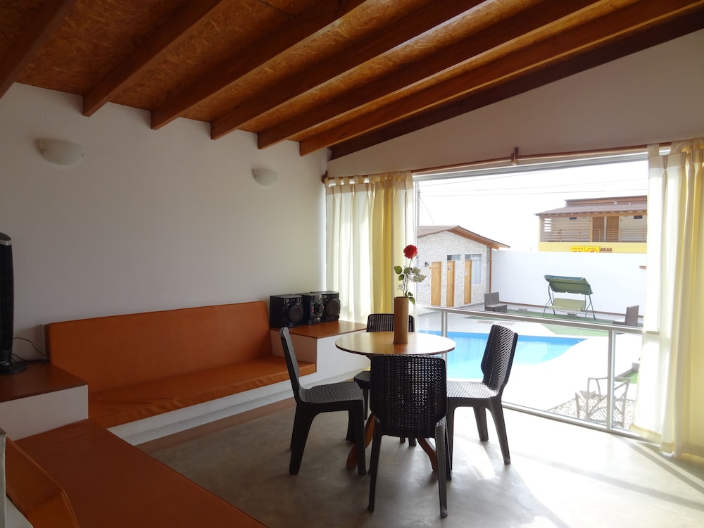 Bungalow, Kitchenette, Pool View photo 1