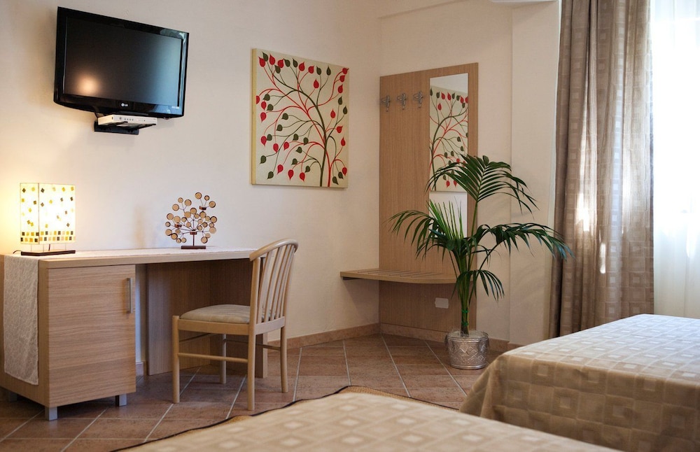 Standard Triple Room, Annex Building photo 3