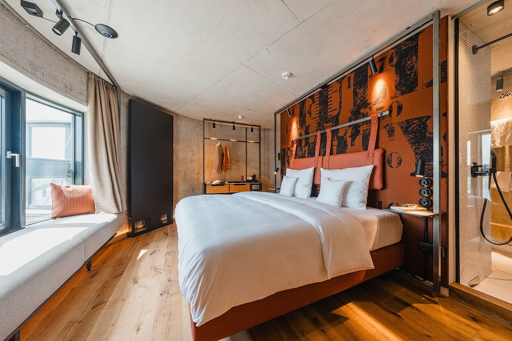 Deluxe Double Room, Non Smoking, River View