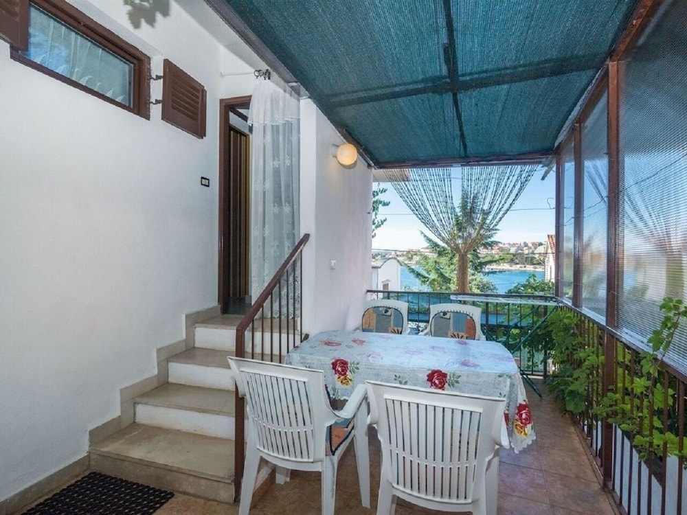 Apartment (Dane - 30m from the sea - A4(2+3))