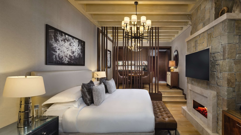 Aspen Ski Chalet - Access to Snow Park in Ski Dubai for 2, (once per stay) Private Butler