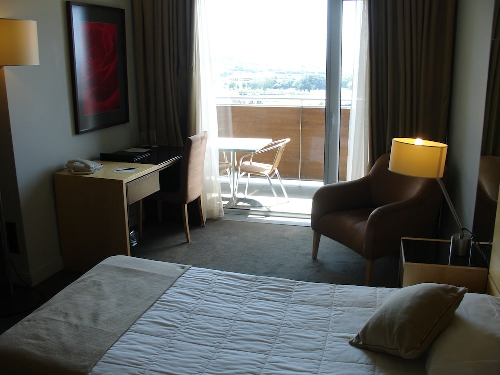 Double Room Single Use thumbnail 5