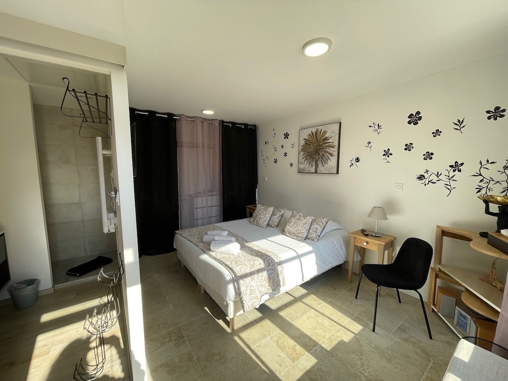Family Room - Photo 7