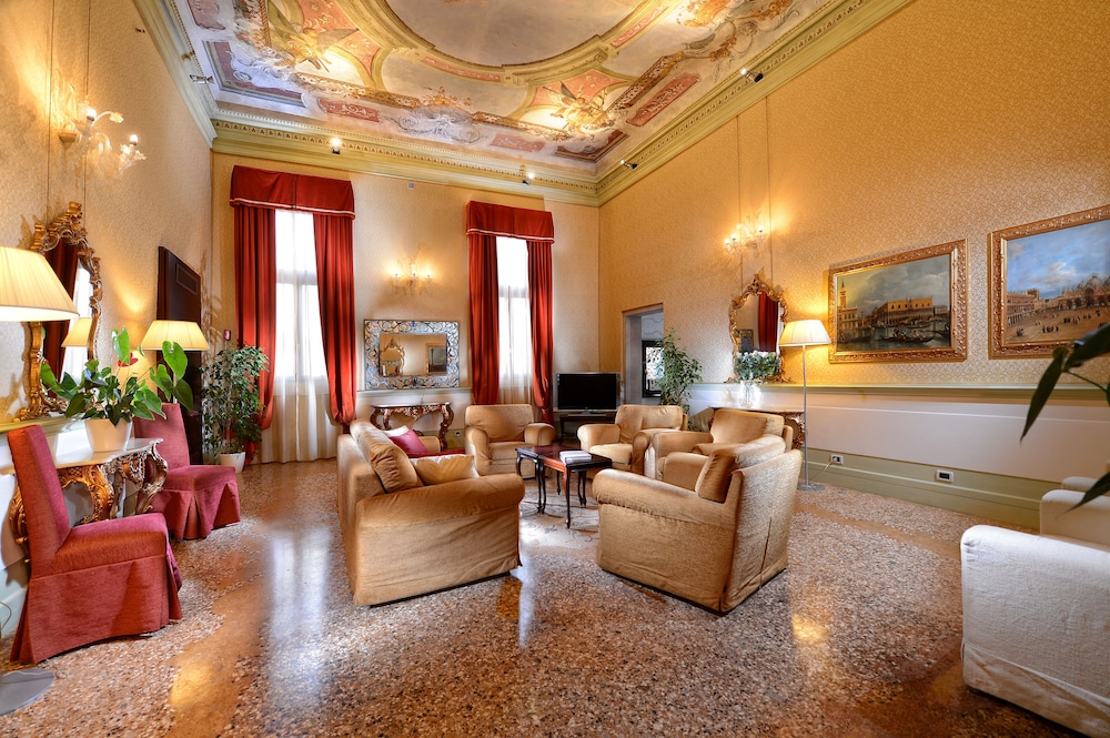 Royal Suite
