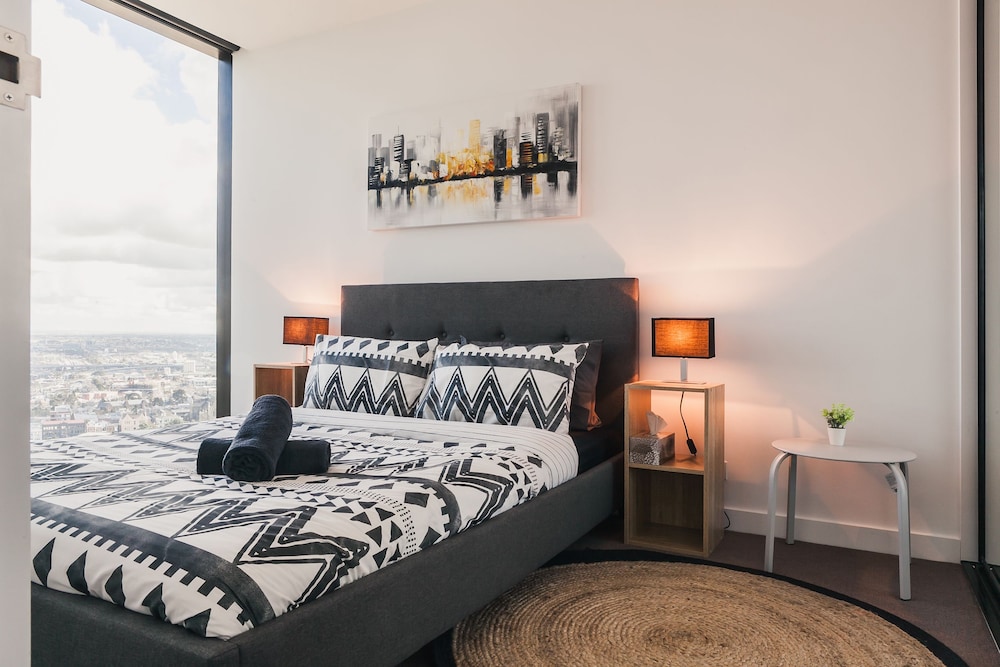 Superior Apartment, Accessible, City View