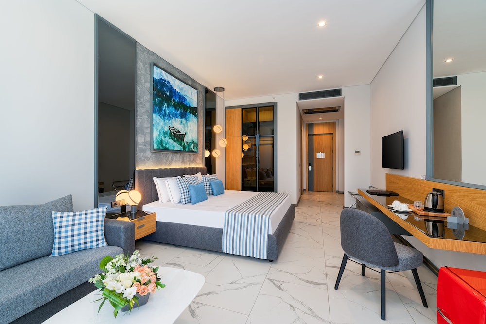Grand Room, Sea View