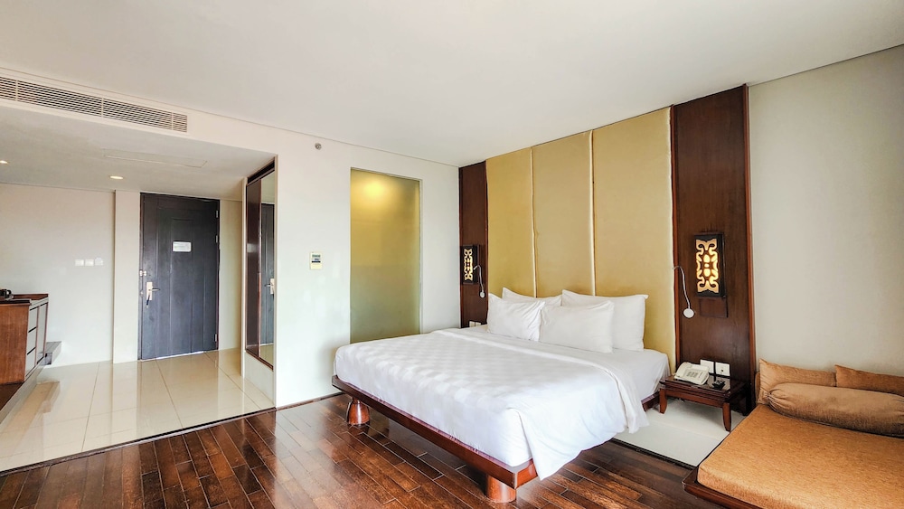 Jacuzzi Grand Deluxe King photo 3