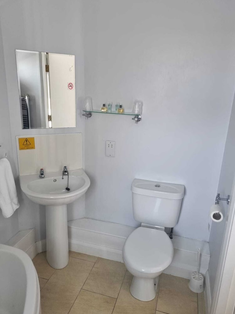 Superior Double Room, Ensuite (Room 7 Double) photo 3