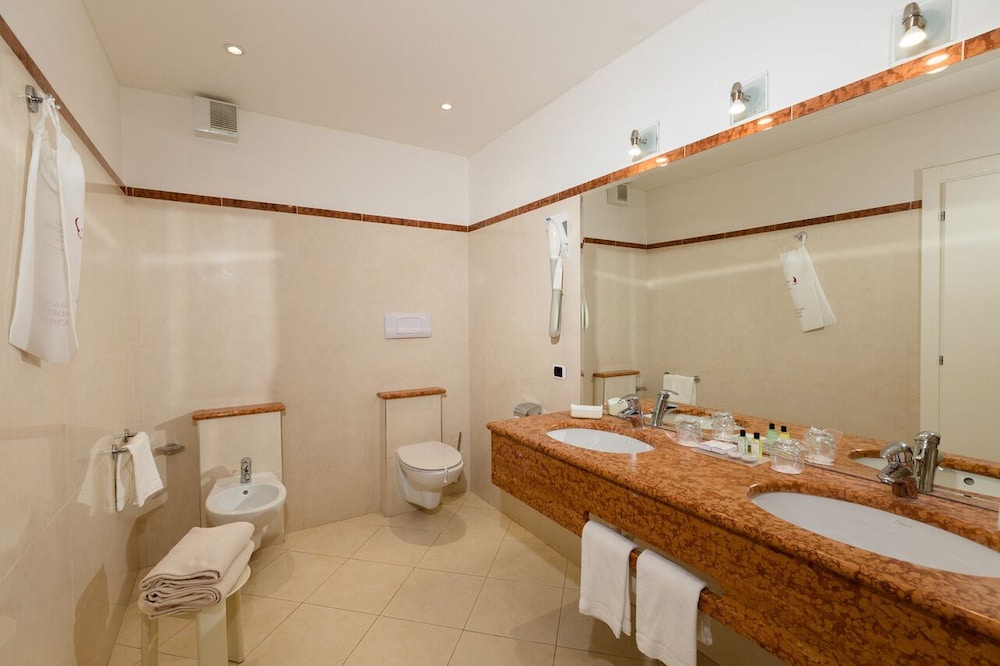 Junior Suite, Balcony, Garden View - Photo 5