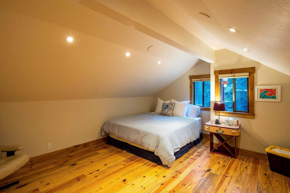 House (6 Bedrooms) photo 3