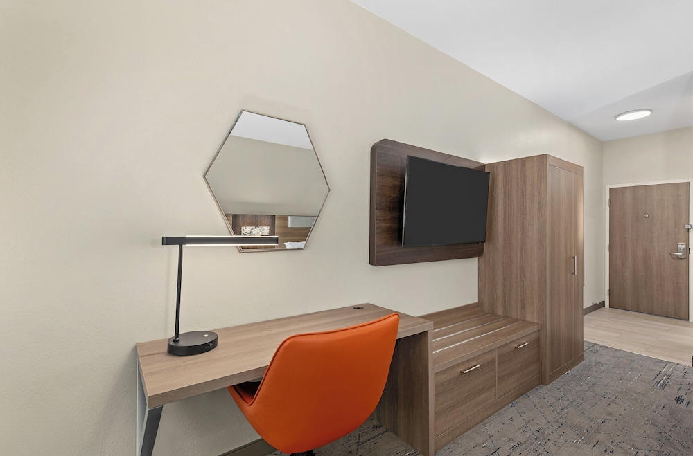 Standard Room, 1 King Bed (Communications, Mobility, Access Tub) - Photo 2