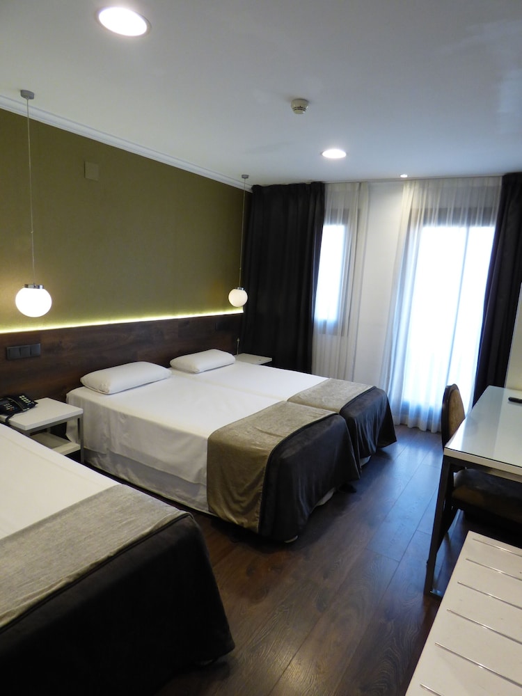 Panoramic Triple Room photo 3