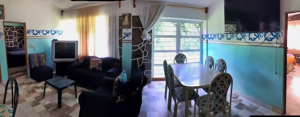 Grand Room, Garden View photo 3