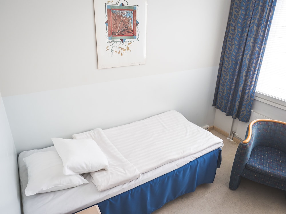 Twin Room Single Use photo 3