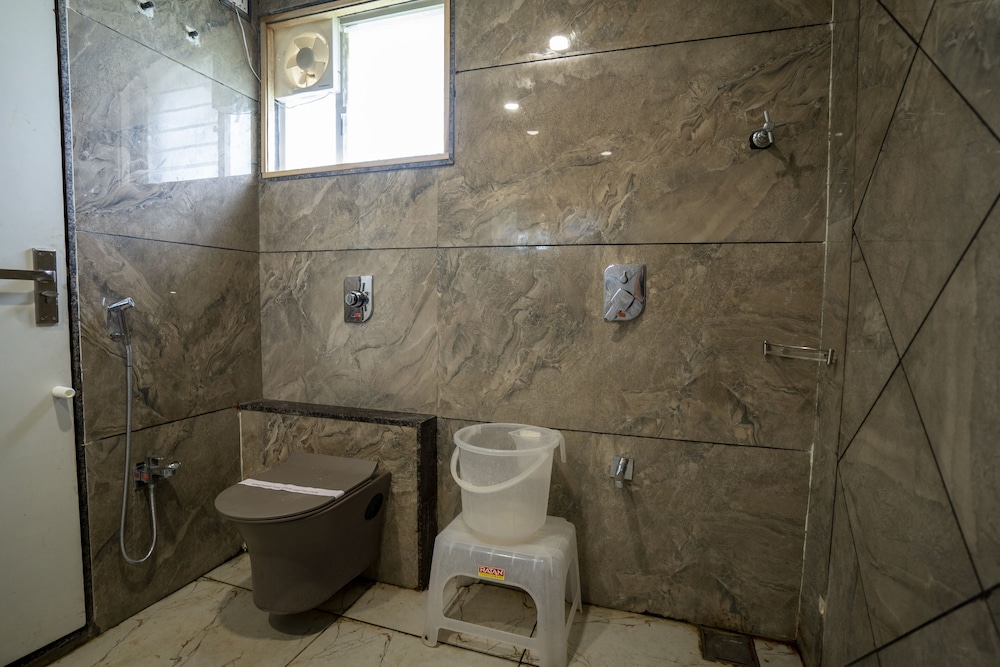 Family Room - Photo 7
