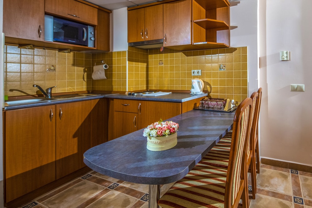 Classic Apartment, Multiple Beds, City View photo 2