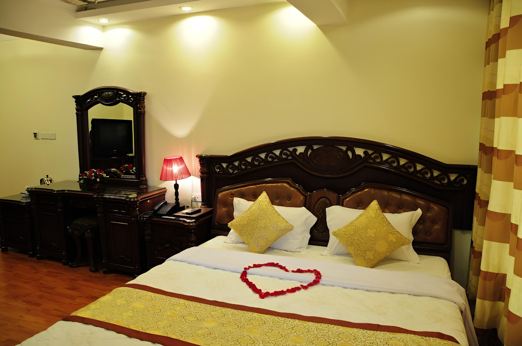Double Room (1)