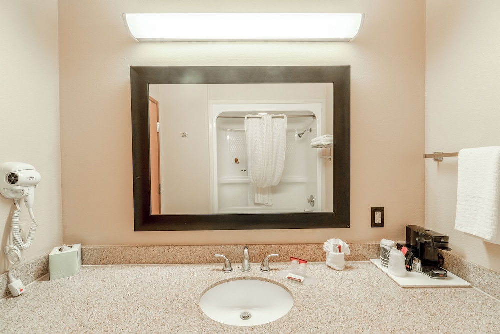 Suite, 1 King Bed, Non Smoking (Jacuzzi Tub) - Photo 18