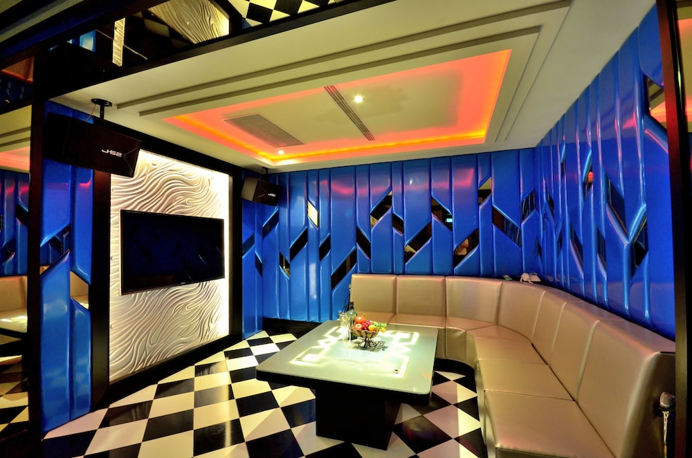 Classic Double Room, Mezzanine 18:00 photo 2