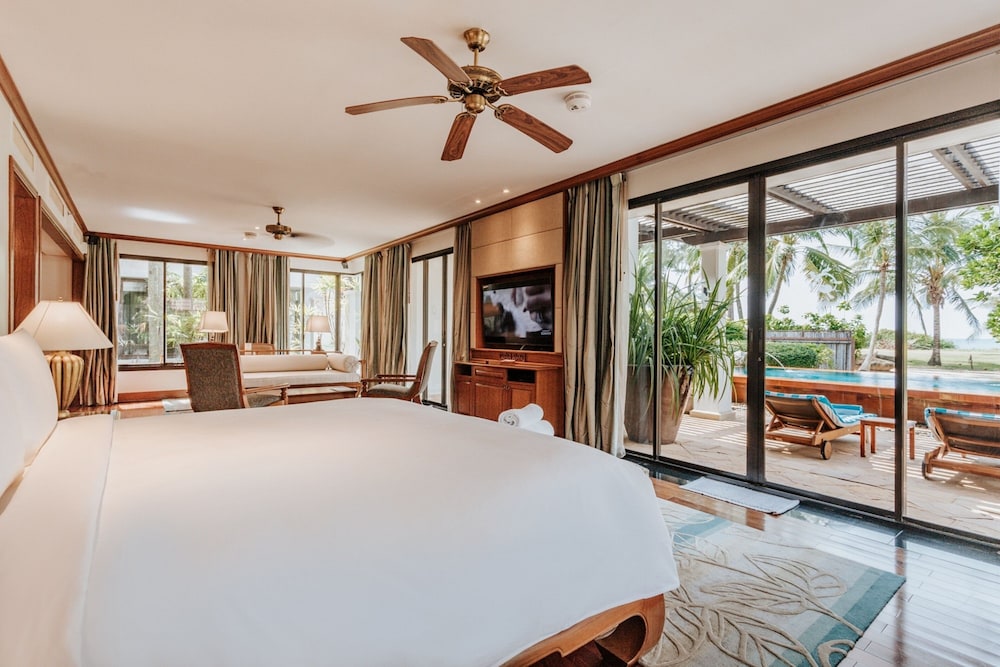 Suite, 1 Bedroom, Private Pool (Oceanfront) - Photo 3