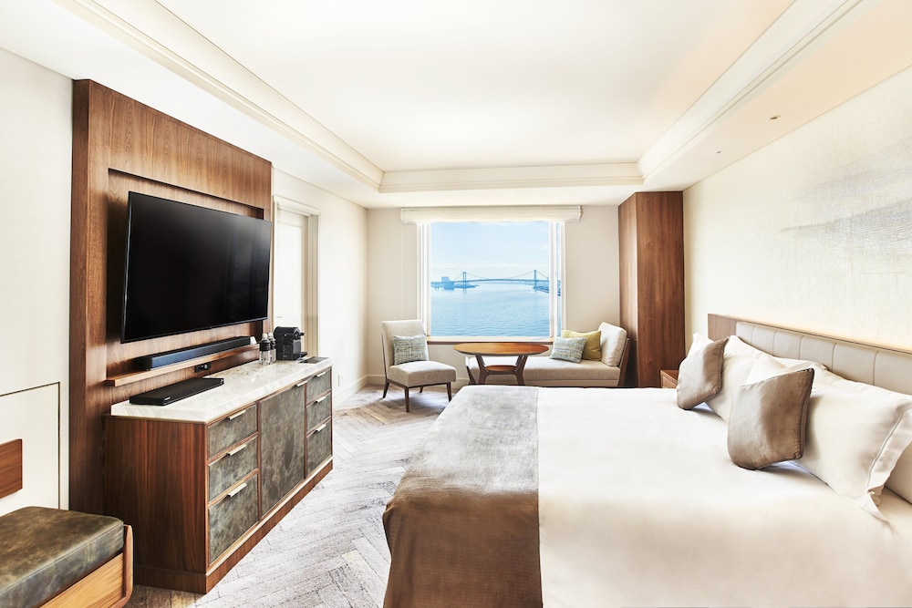 Premium Room, 1 King Bed, Bay View