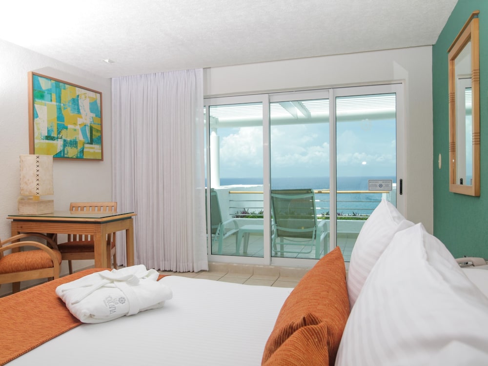 Deluxe Room, Balcony, Ocean View - Photo 5