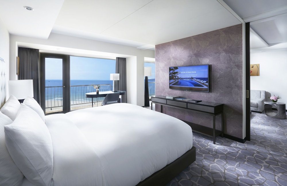 Junior Suite, Sea View (Main Building, Lounge Acc) - Photo 2