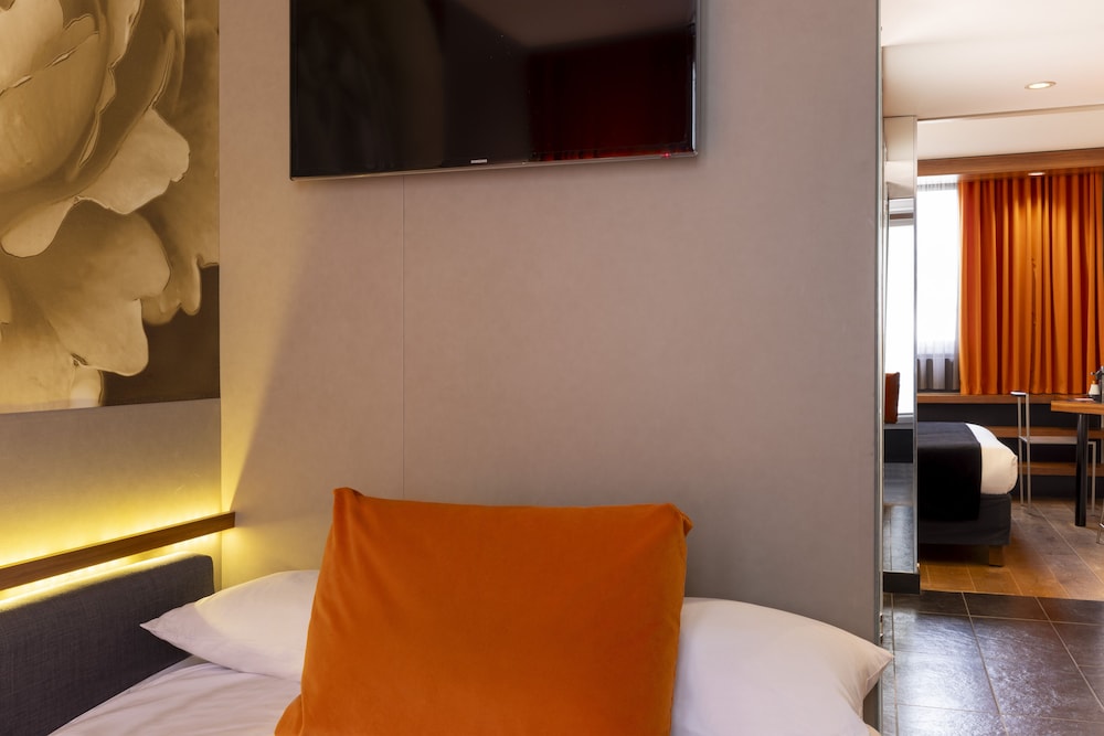 Comfort Suite, Balcony photo 3
