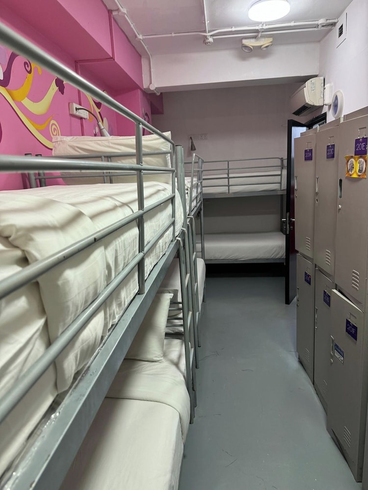 1 Person in 8-Bed Dormitory - Female photo 3
