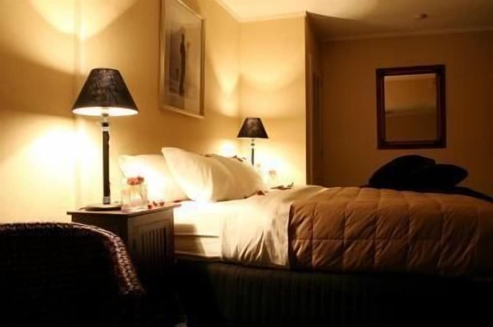 Standard Suite, 1 Bedroom, Non Smoking, Kitchen (The Cottage -self catered) photo 2