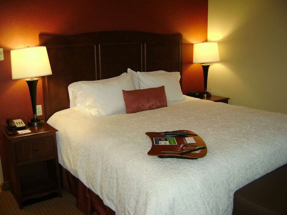 Room, 1 King Bed, Non Smoking - Photo 2
