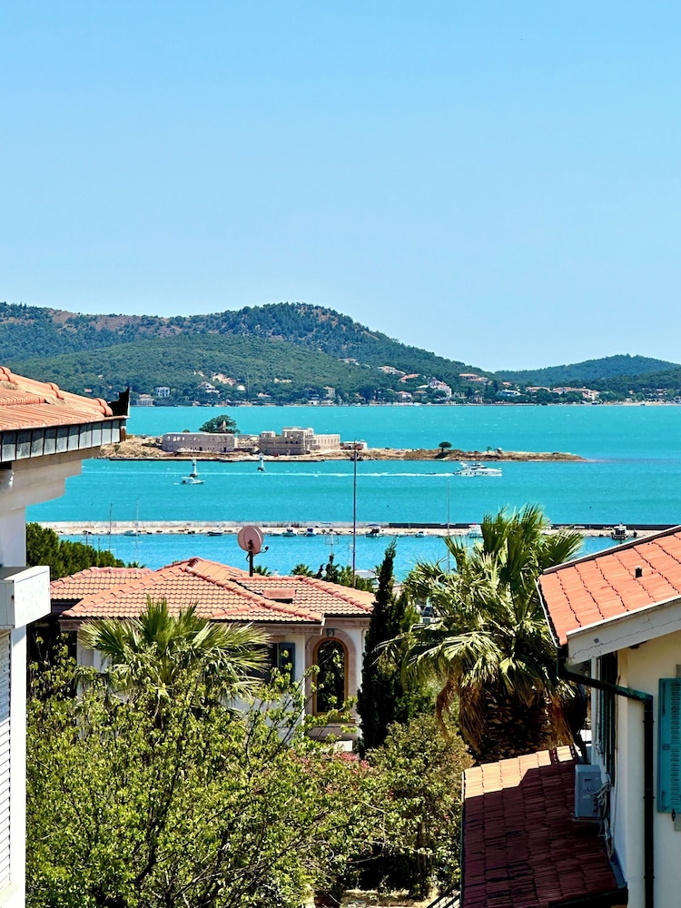 Deluxe Double Room, Terrace, Sea View photo 3
