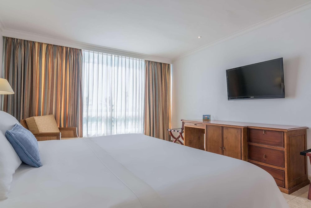 Suite, 1 Bedroom, Non Smoking, Ocean View - Photo 7