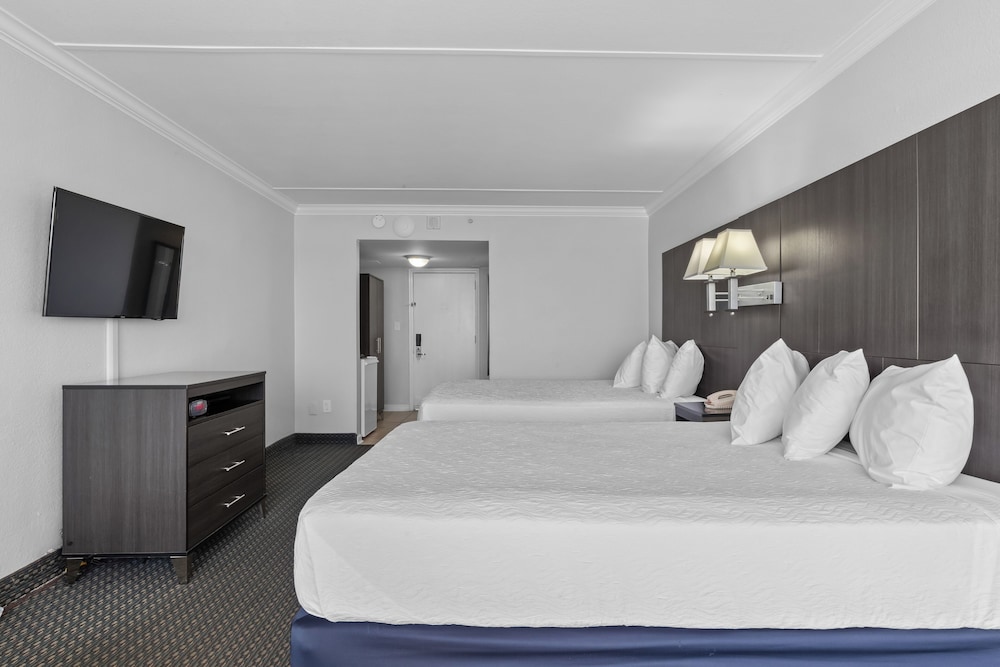 Standard Room, 2 Queen Beds, Non Smoking (Side View) photo 2
