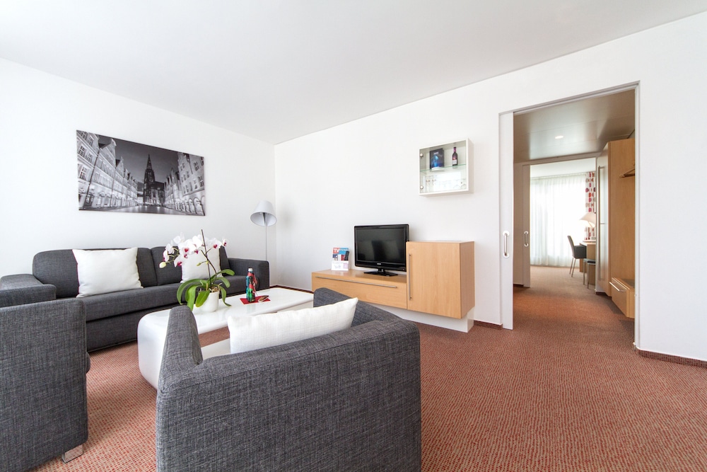 Family Room with Sofa-Bed, Non Smoking, Aircondition photo 2