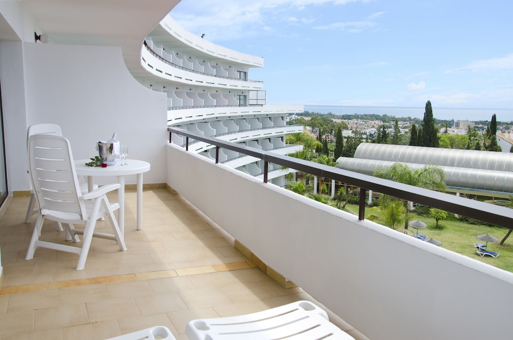Suite (2 Adultos + 2 Niños)
