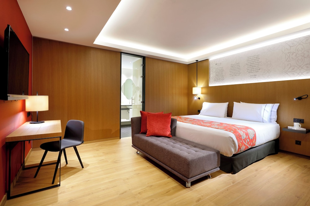 Junior Suite, 1 Double or 2 Twin Beds (Single Use)
