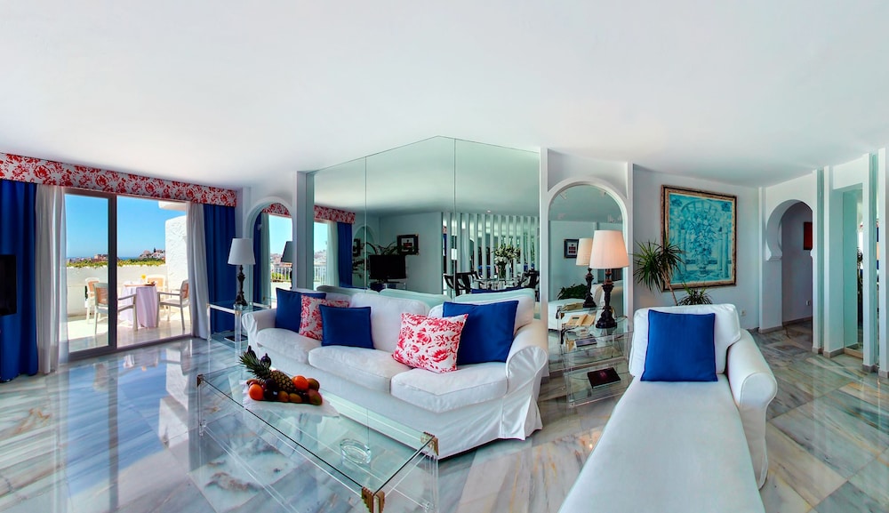 Suite, 2 Bedrooms (2 Adults + 1 Child) - Photo 5