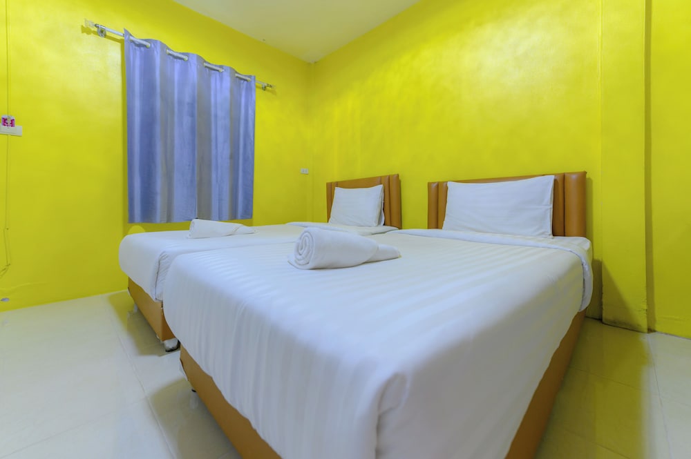 Standard Twin Room, Pool View photo 1