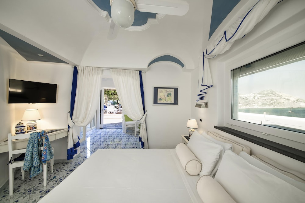 Junior Suite, 1 King Bed, Terrace, Sea View
