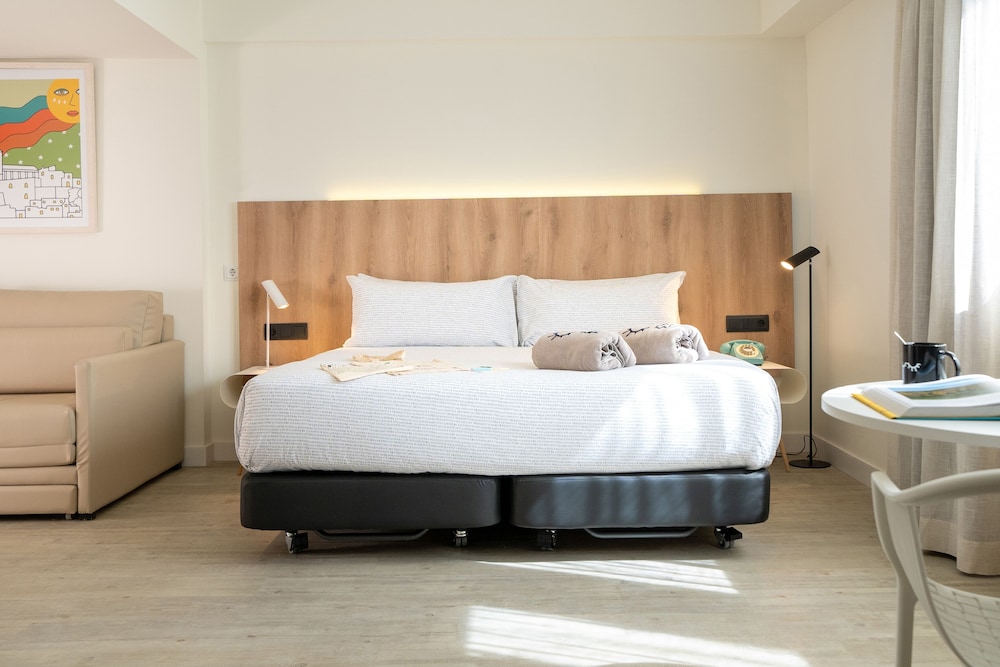 The Loft - Photo 3