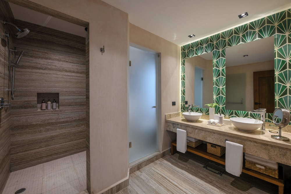 Mi Hotelito Beachfront Suite