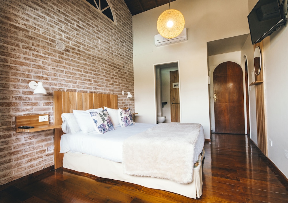 Standard Room - Photo 11