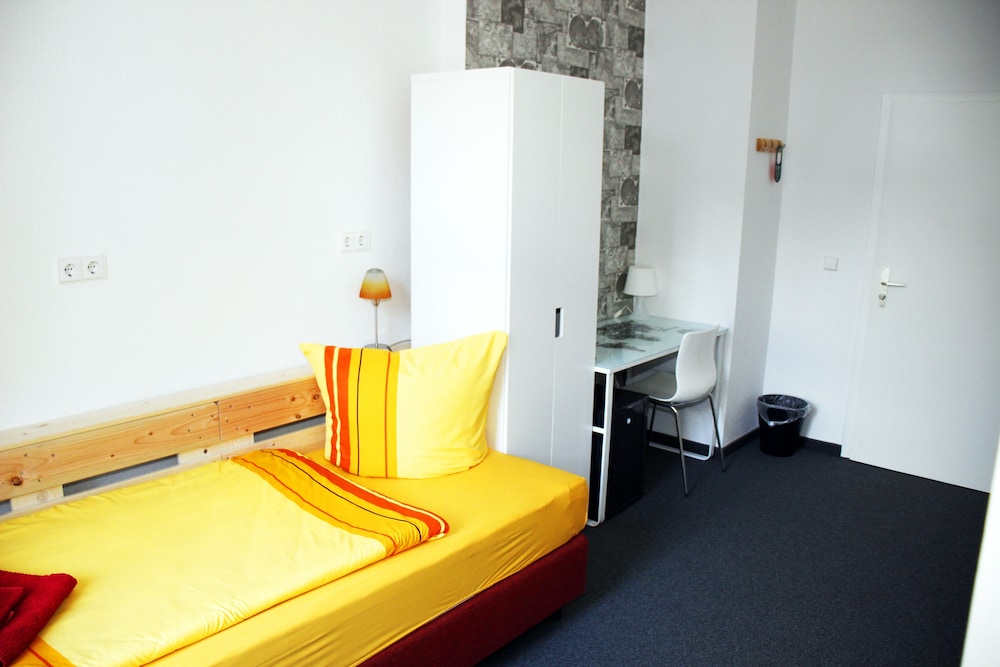 Classic Single Room, Non Smoking, Courtyard Area photo 2