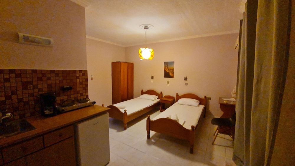 Standard Double Room photo 3