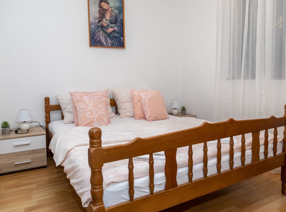 Apartment (Apartments Luka & Leona - Two Bedroom) photo 1
