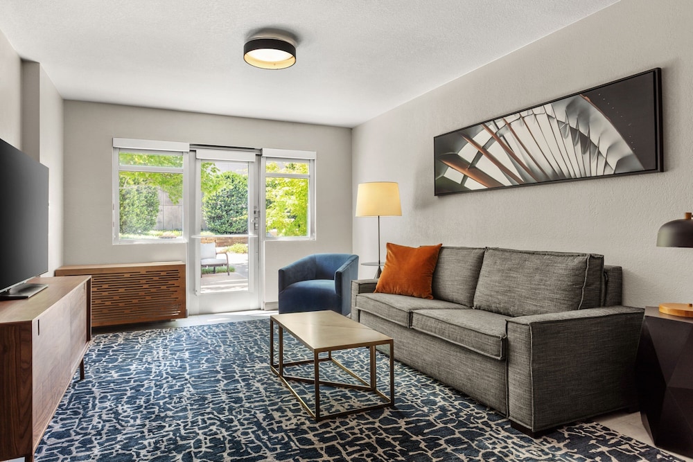 Executive Suite, 1 King Bed with Sofa bed - Photo 3