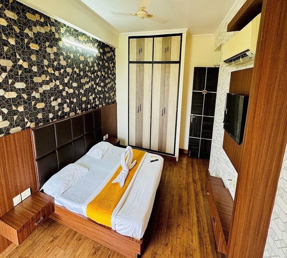 Super Deluxe Room With Balcony