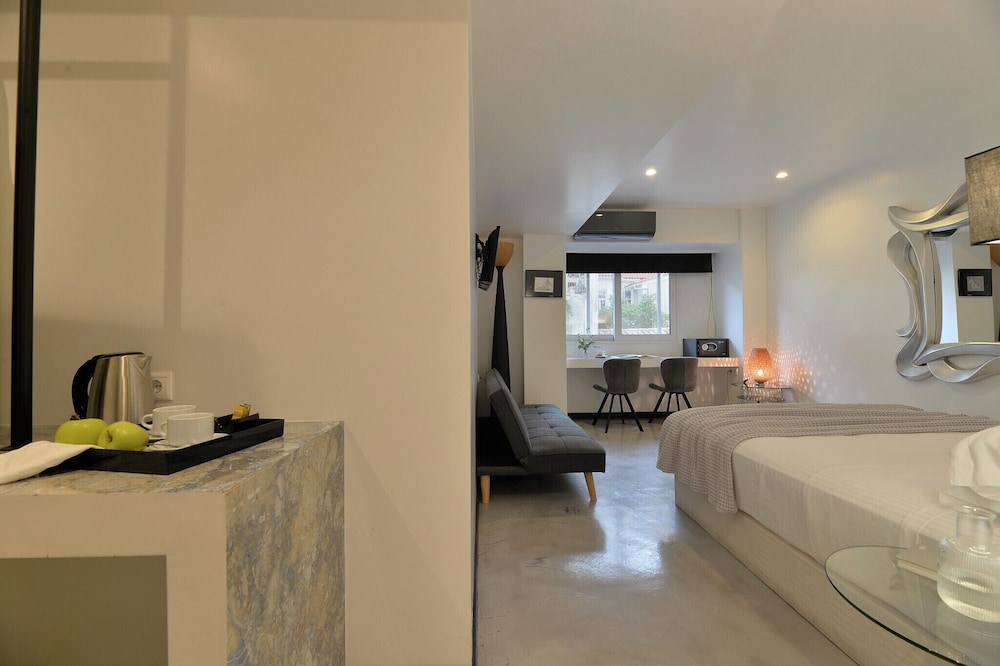 Premium Room, 1 Queen Bed with Sofa bed, Non Smoking