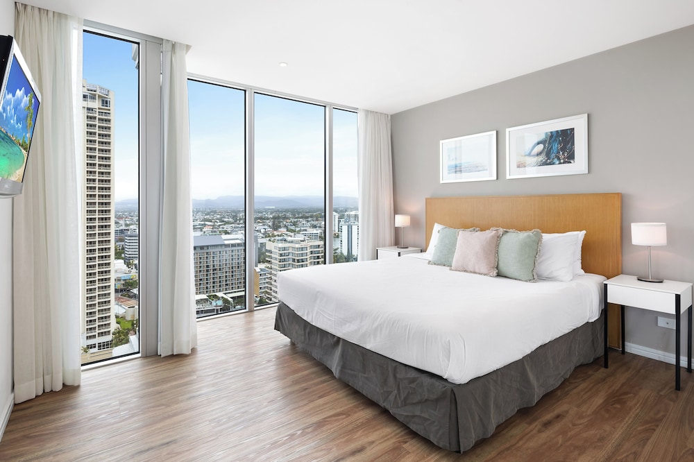 Apartment, 2 Bedrooms, 2 Bathrooms, Ocean View (Level 18) photo 3